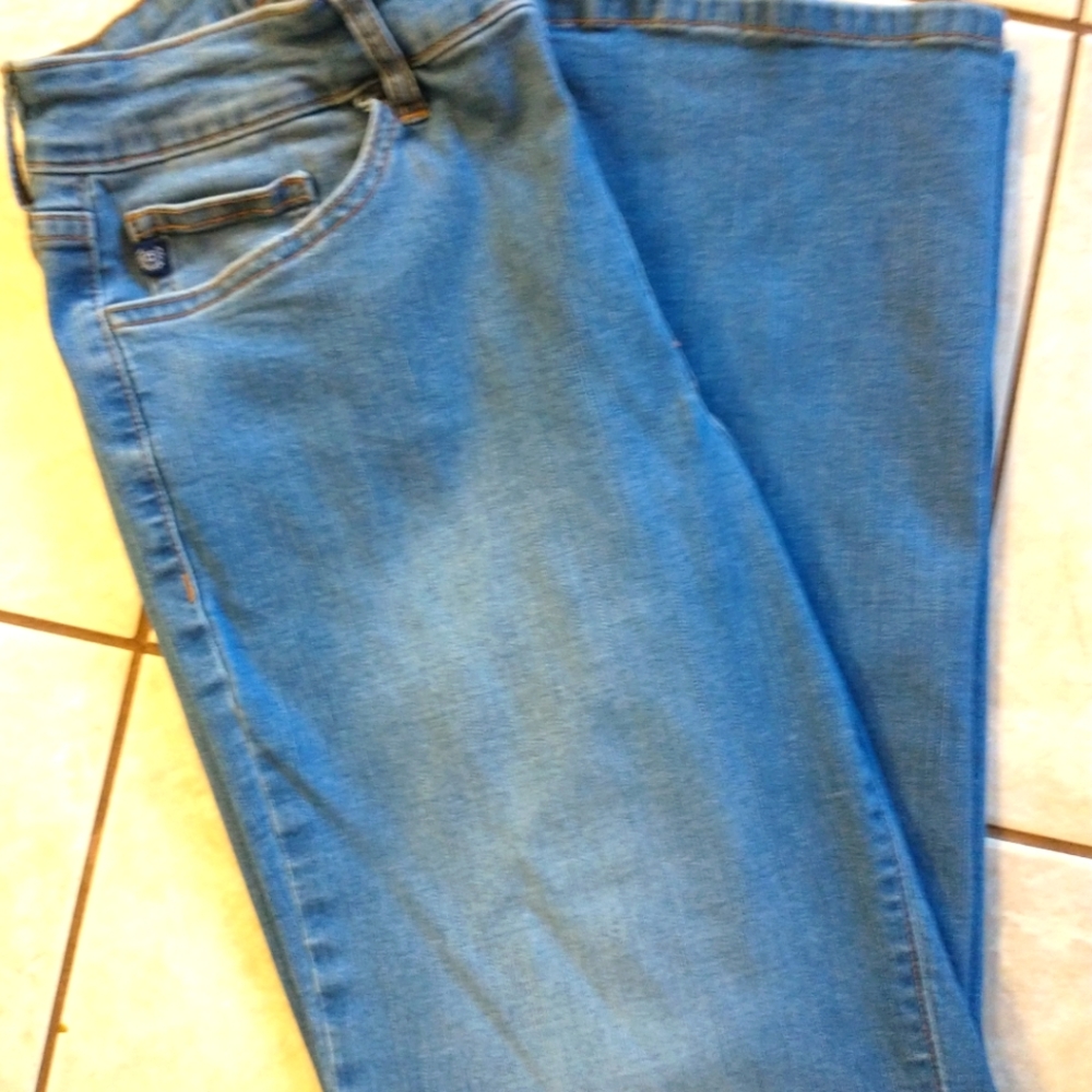 CHAPS Jeans! Size 10/30